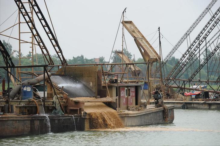 撸铁棒重现民间!给老百姓带来暴利,明令禁止背后隐藏危机