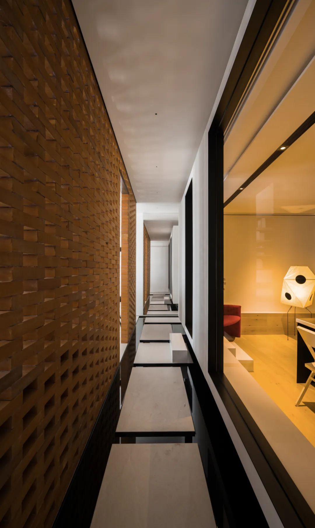 探访100个年轻人的家,居家办公如何克服父母的干扰