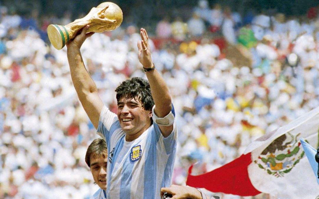 世界杯往事之马拉多纳魔鬼与天使,天下足球马拉多纳魔鬼与天使