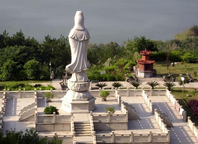 神奇古庙烧完香神仙托梦,神奇的古庙烧完香就会有神仙托梦
