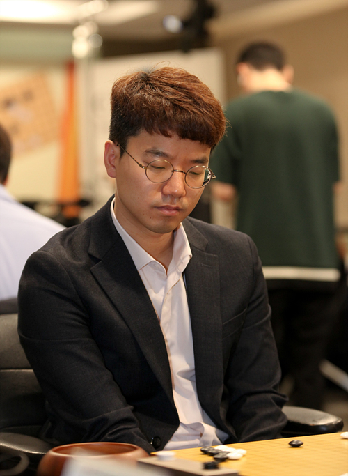 柯洁战胜朴廷桓中国队卫冕农心杯,lg杯柯洁击败朴廷桓