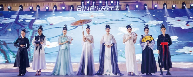 聚焦“悦己”需求，流行美开启4.0版狂飙