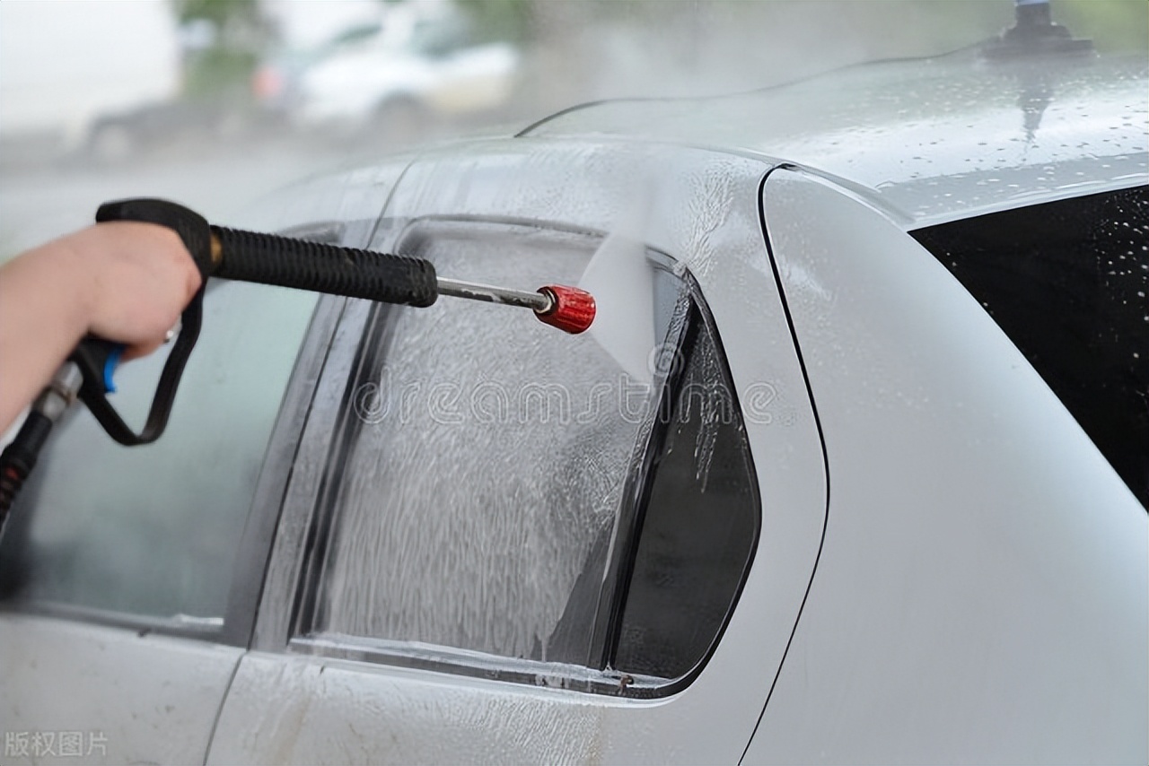 自己洗车需要哪些工具和注意事项,推荐的洗车必备东西