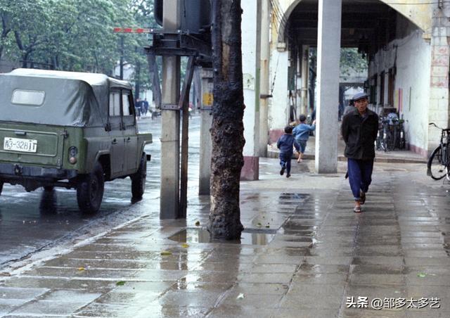 日军日记：*安妇慰**不服从管教，我很愤怒，用*刀刺**插入她的*体下**