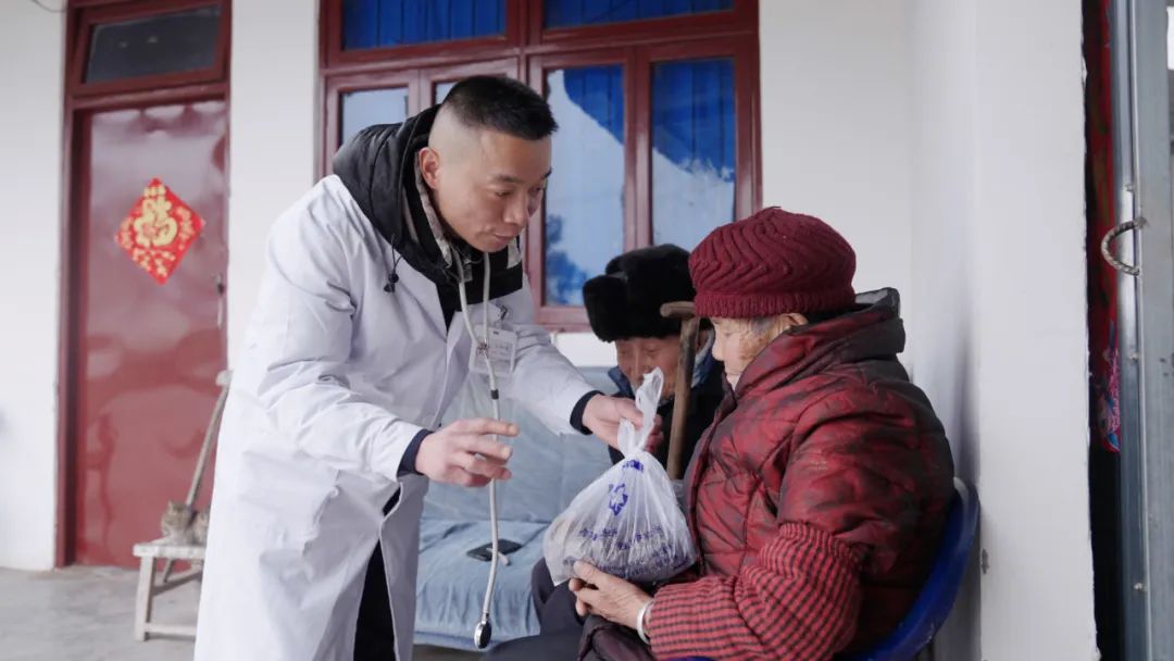 新春走基层送上门的温暖,新春走基层送温暖视频