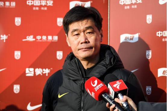 国足最新利好！日本队4大旅欧国脚受伤，李霄鹏有望为李铁复仇