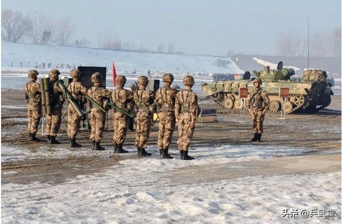 国内合成旅机步班火力如何？七个人一套火箭筒，还有两人配*破爆**筒