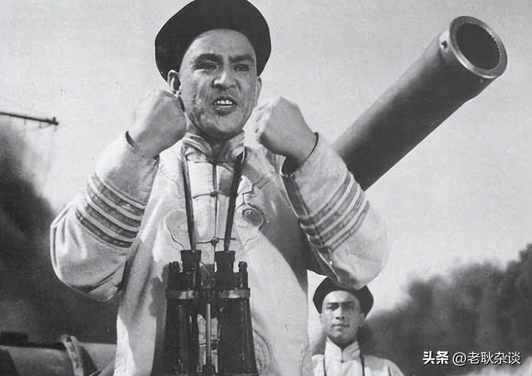 甲午风云邓世昌问为何不开炮,电影甲午风云李默然片段