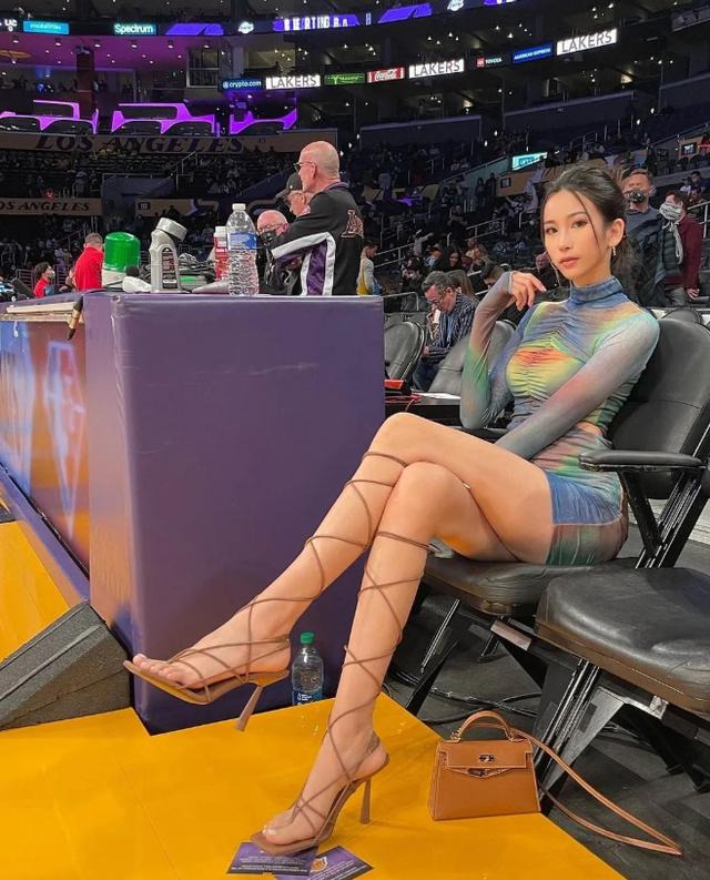 湖人队场边女球迷,湖人场边女粉丝