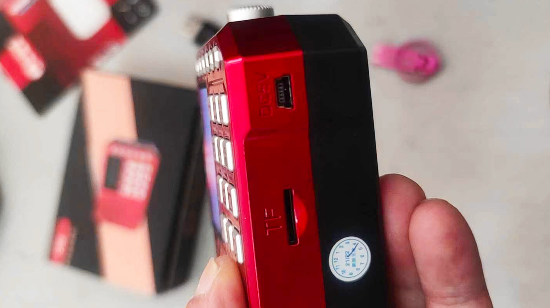 家用自带遥控led灯泡,led照明灯小型随身带