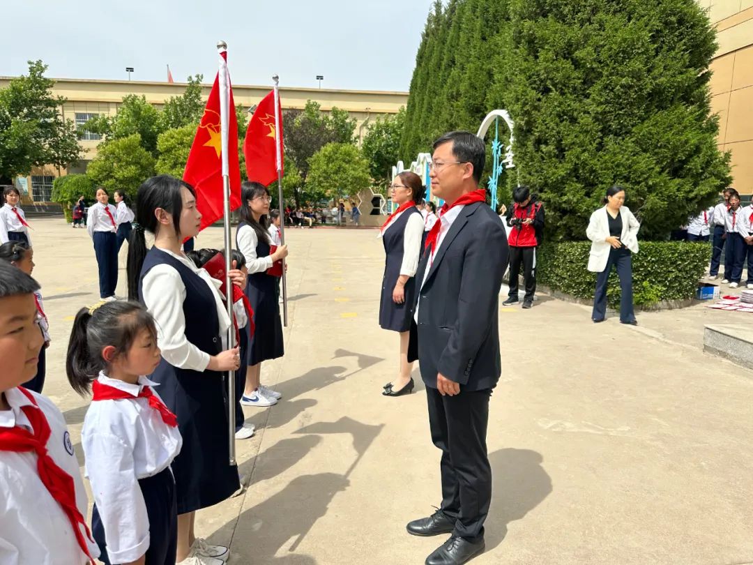 学习二十大争做好队员——盐湖区舜帝复旦示范小学少先队员分批入队仪式