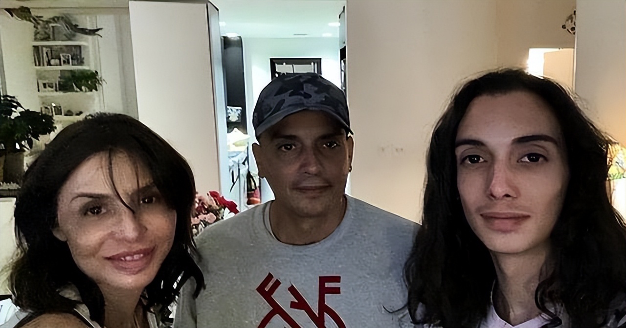 7位名人一个月内相继去世,7天内7位相继离世的名人