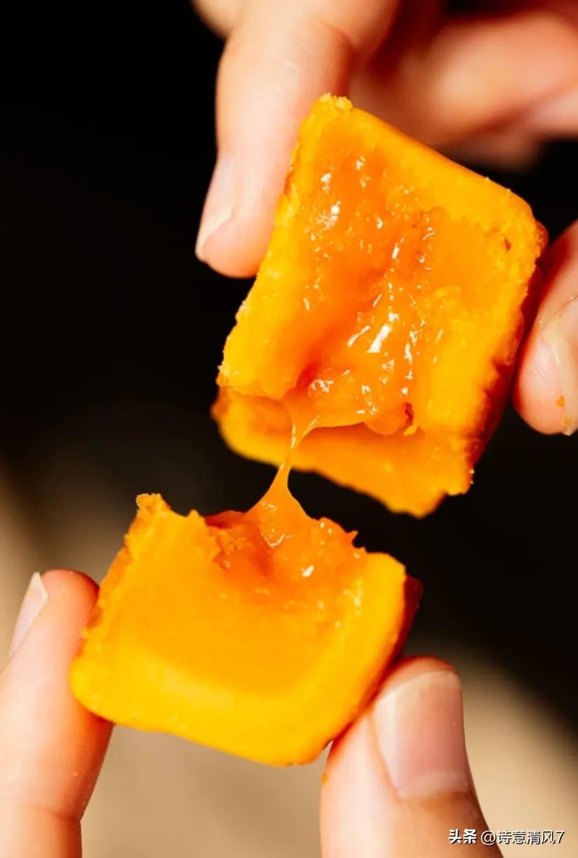 香港美心流沙奶黄馅月饼,美心月饼和华美月饼对比