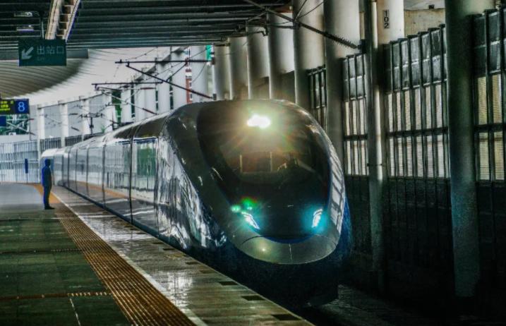 高铁和动车有什么区别如何去区分,高铁和动车有什么区别终于明白了