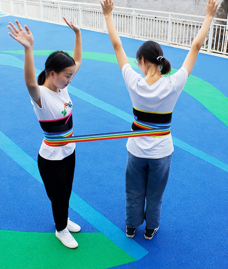 团建趣味飞机游戏怎么玩,趣游研学营