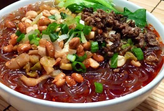 重庆正宗又辣又香的酸辣粉,天下第一香酸辣粉