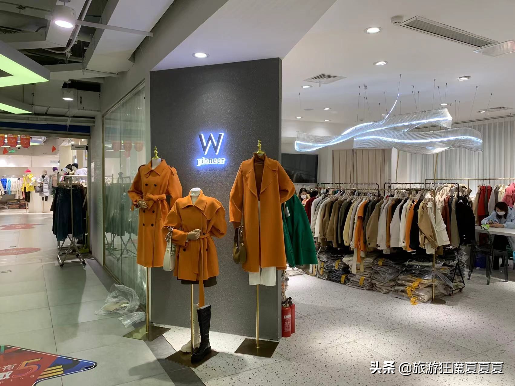 成都竟有一个商场只卖韩装，还有专门拍照打卡一条街，韩范儿十足