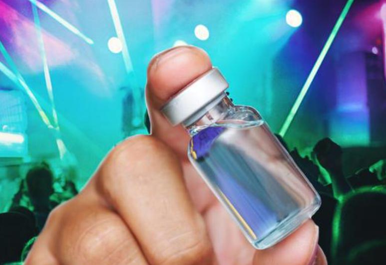 祸害女性的“液体快乐丸”多可怕?“听话水”为何会让人乖乖听话