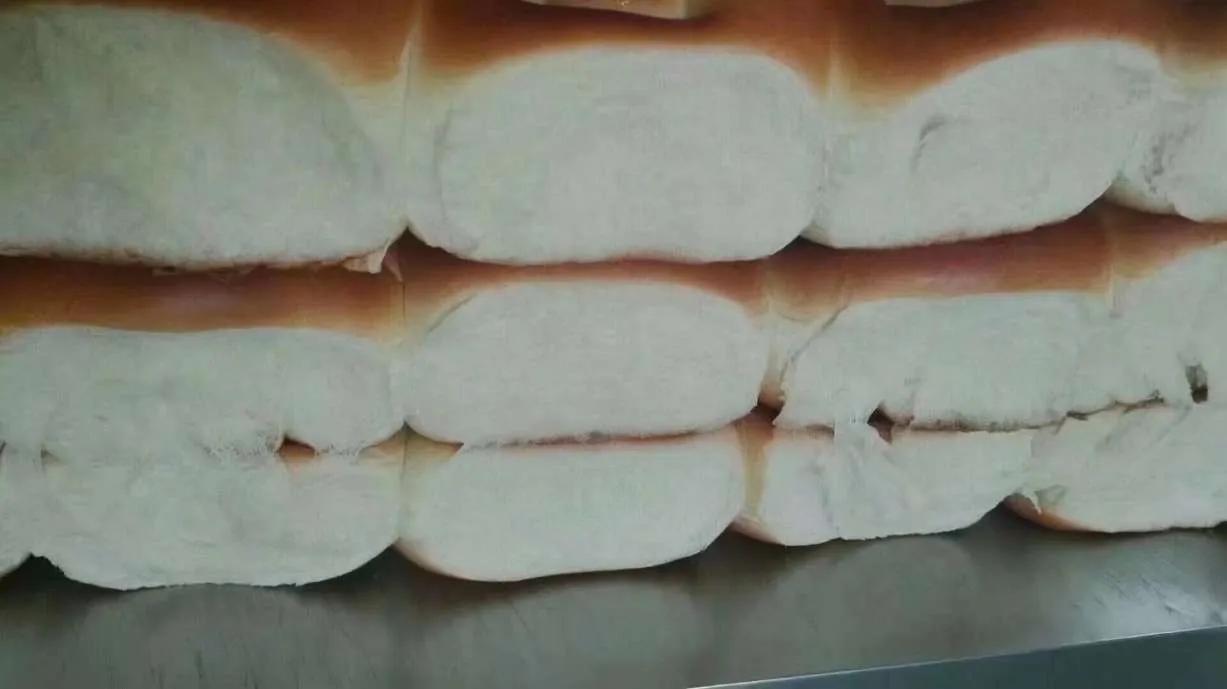 面包老化后的特点有,面包老化后怎么变松软