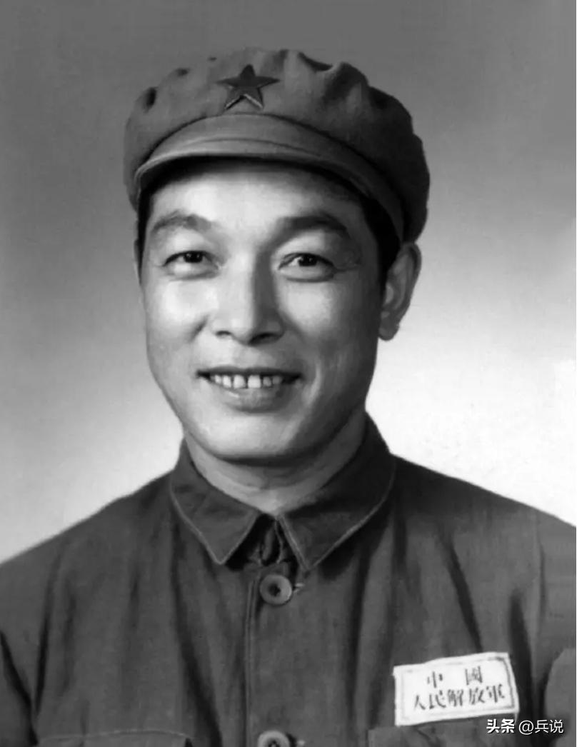 开国中将*基伟秦**的上级，只授大校？1983年提大区副，为何没到任