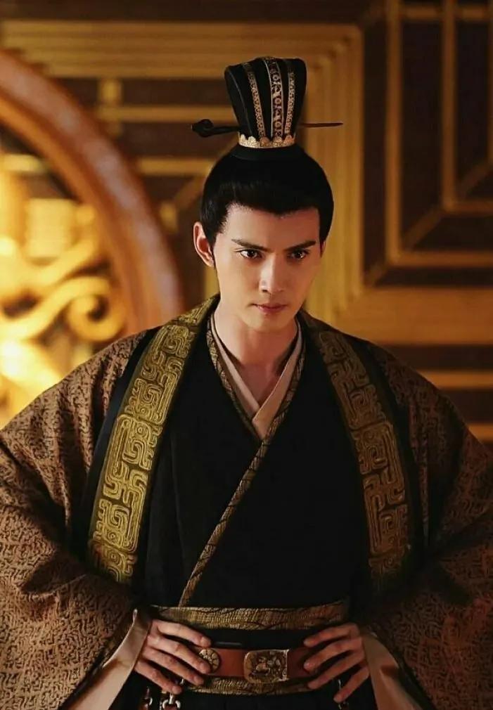 那些惊艳了时光的古装男,真正的古装美男无惧任何造型