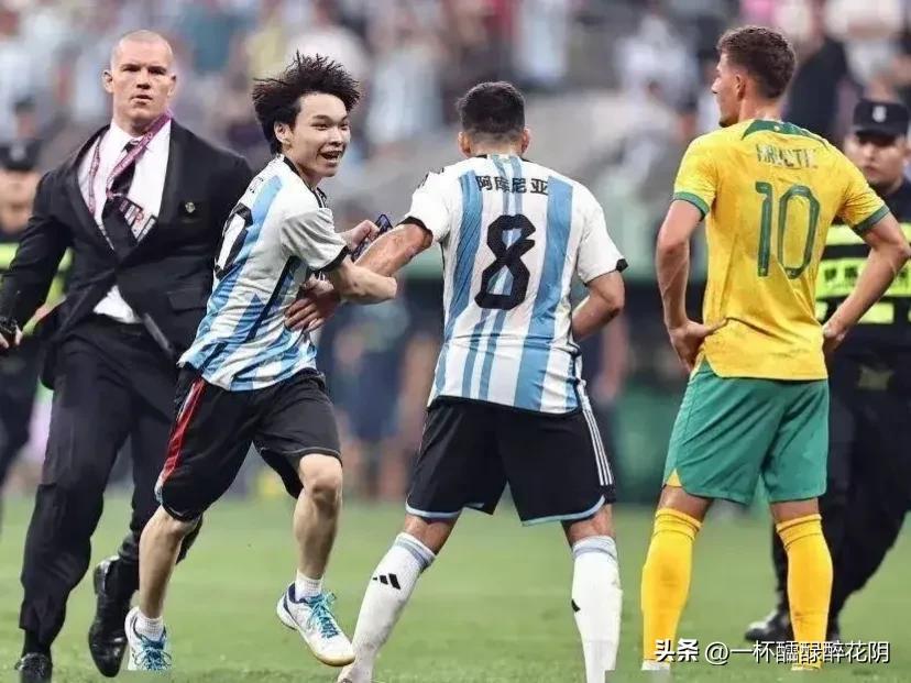 春风得意马蹄疾仰天大笑出门去,春风得意马蹄疾拔剑四顾心茫然