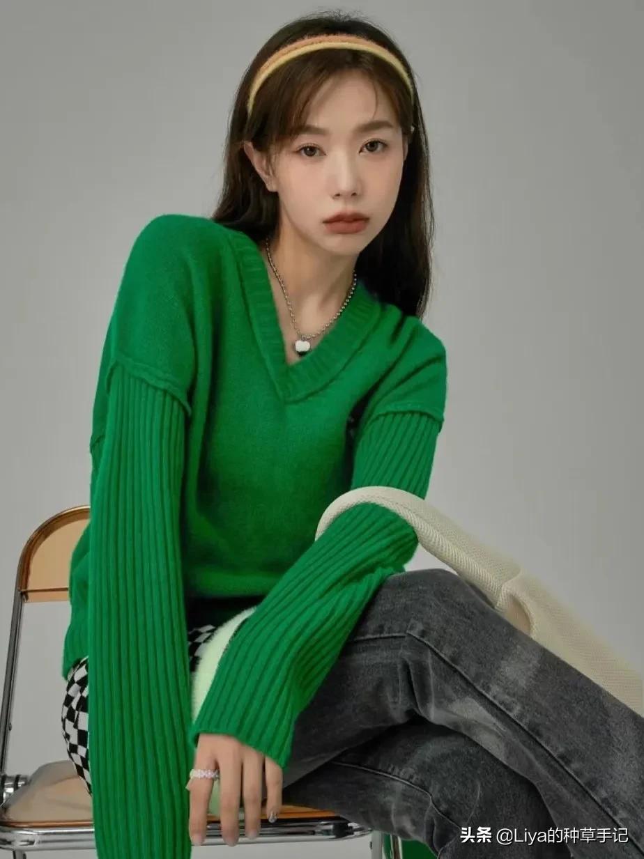 克莱因蓝和什么色搭配高级,35岁穿克莱因蓝好看吗