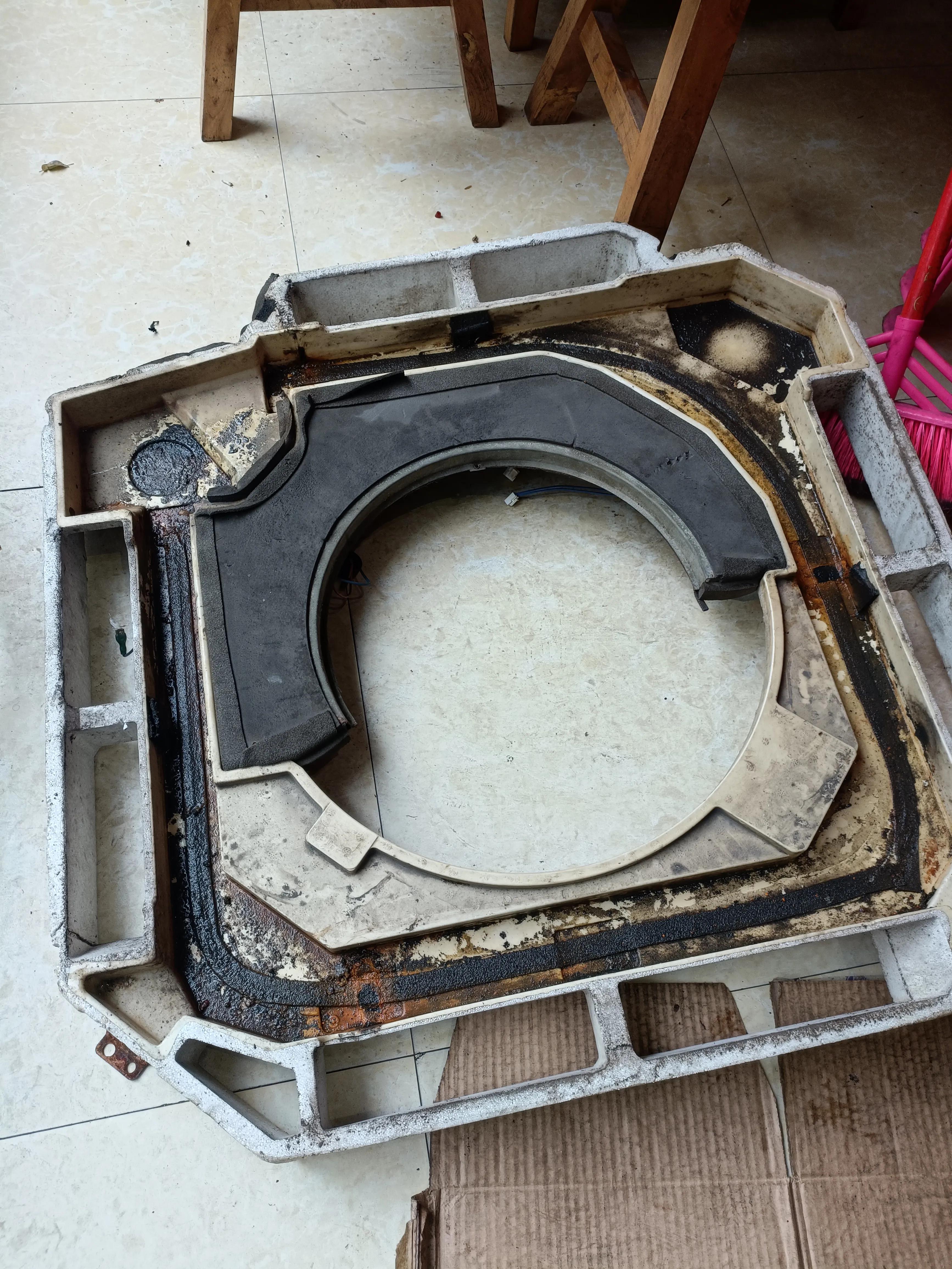 空调天花机风口漏水,冬天空调室外机漏水怎么解决