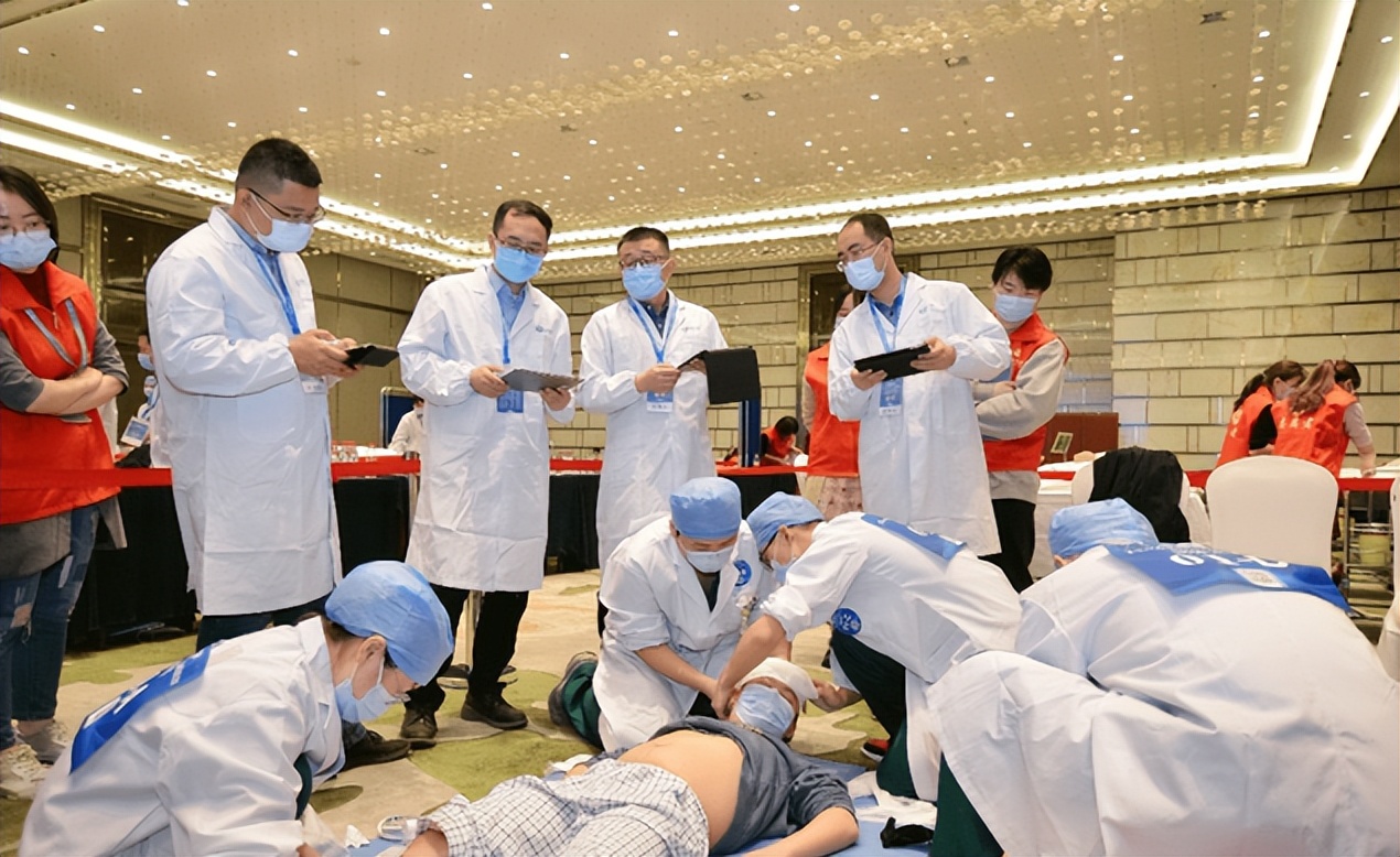 上海六院员工嘲讽侮辱病人后续,上海六院护士遭医生殴打事件后续