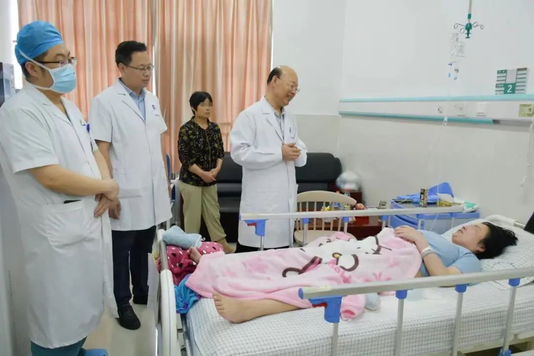 集沂蒙之力挽救异地“熊猫血”患者，一罕见血管瘤被成功切除