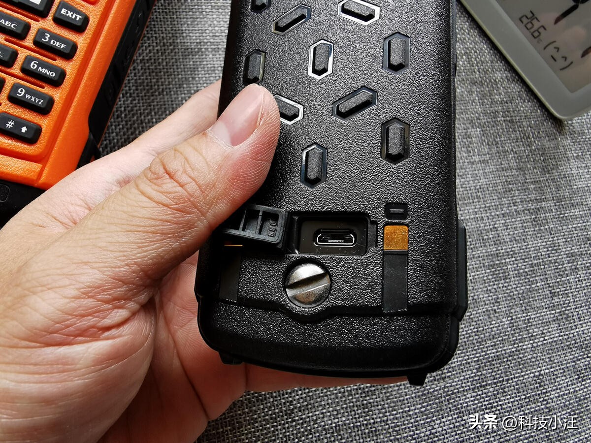 挑选对讲机选什么样的对讲机,手持对讲机哪个最好最实用