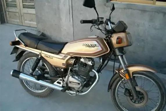 致敬青春摩托车,五羊本田雄帅150摩托车2022