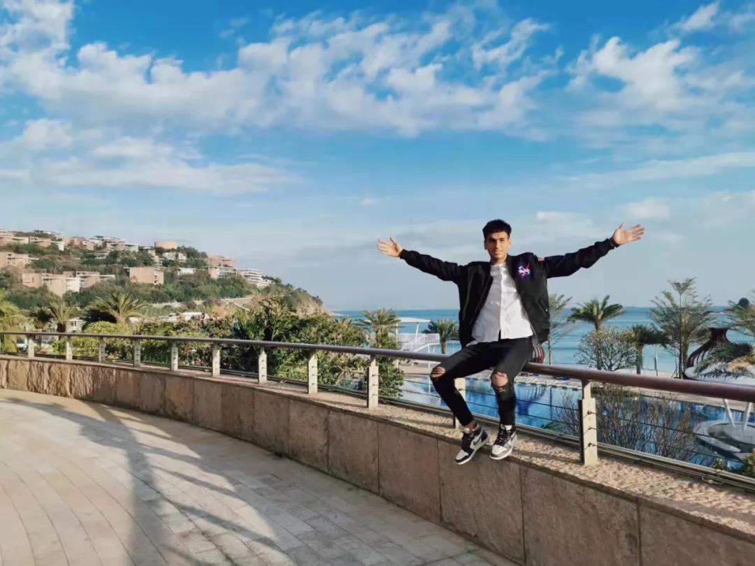 鏂扮枂瓒崇悆鏄庢槦闃垮竷鎷夋睏,鏂扮枂鐞冨憳闃垮竷鎷夋睏