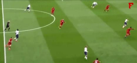 亲历两期银河战舰的拉莫斯与利物浦复兴基石的范戴克，你中意谁？