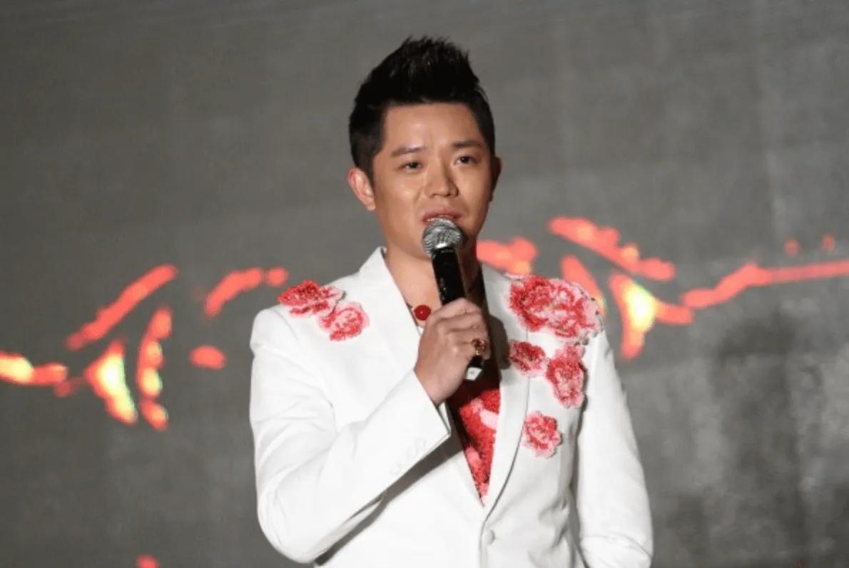 凤凰传奇曾毅和玲花现状,年后再看凤凰传奇曾毅玲花的境遇