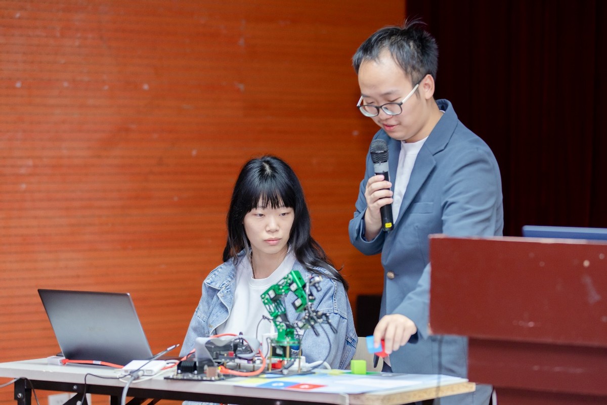 构建高校生态,华为云HCSD校园沙龙走进南京铁道职业技术学院