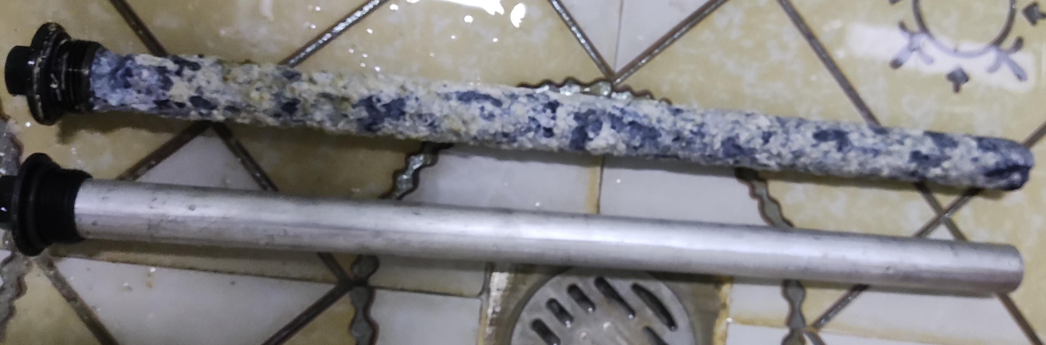 清洗电热水器的套筒多大,自己动手清洗电热水器内胆