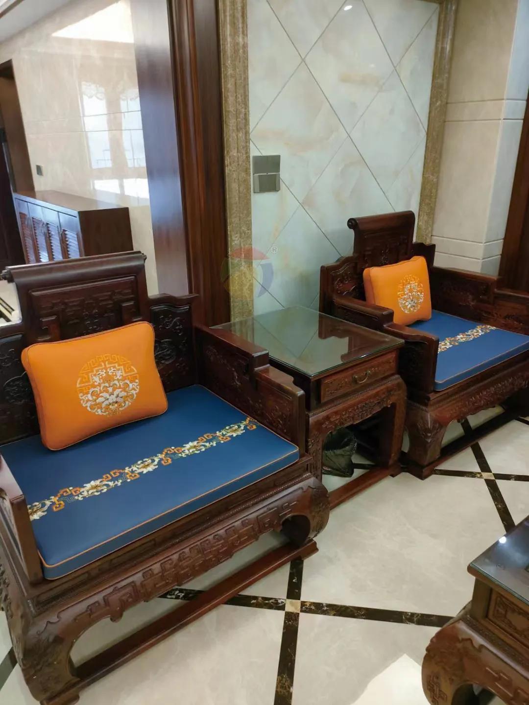 红木家具沙发坐垫什么颜色好,红木家具夏天沙发坐垫怎么选