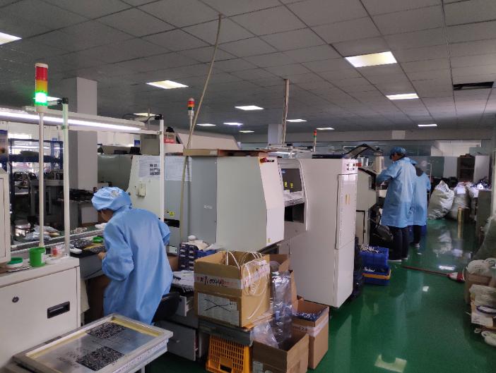 国内工厂是怎么压榨工人的,八小时工作制度算压榨吗