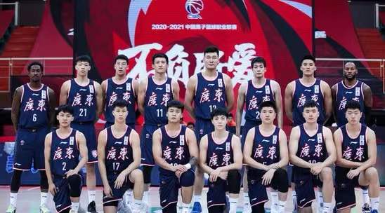 14岁才接触篮球？却还能被选进广东队！身高2米14，他如今怎样了