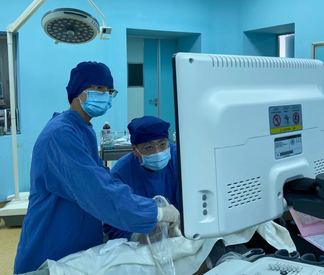 萌娃长肿瘤，“穿刺”定乾坤——郑大三附院成功实施超声引导下肝脏肿瘤穿刺活检术