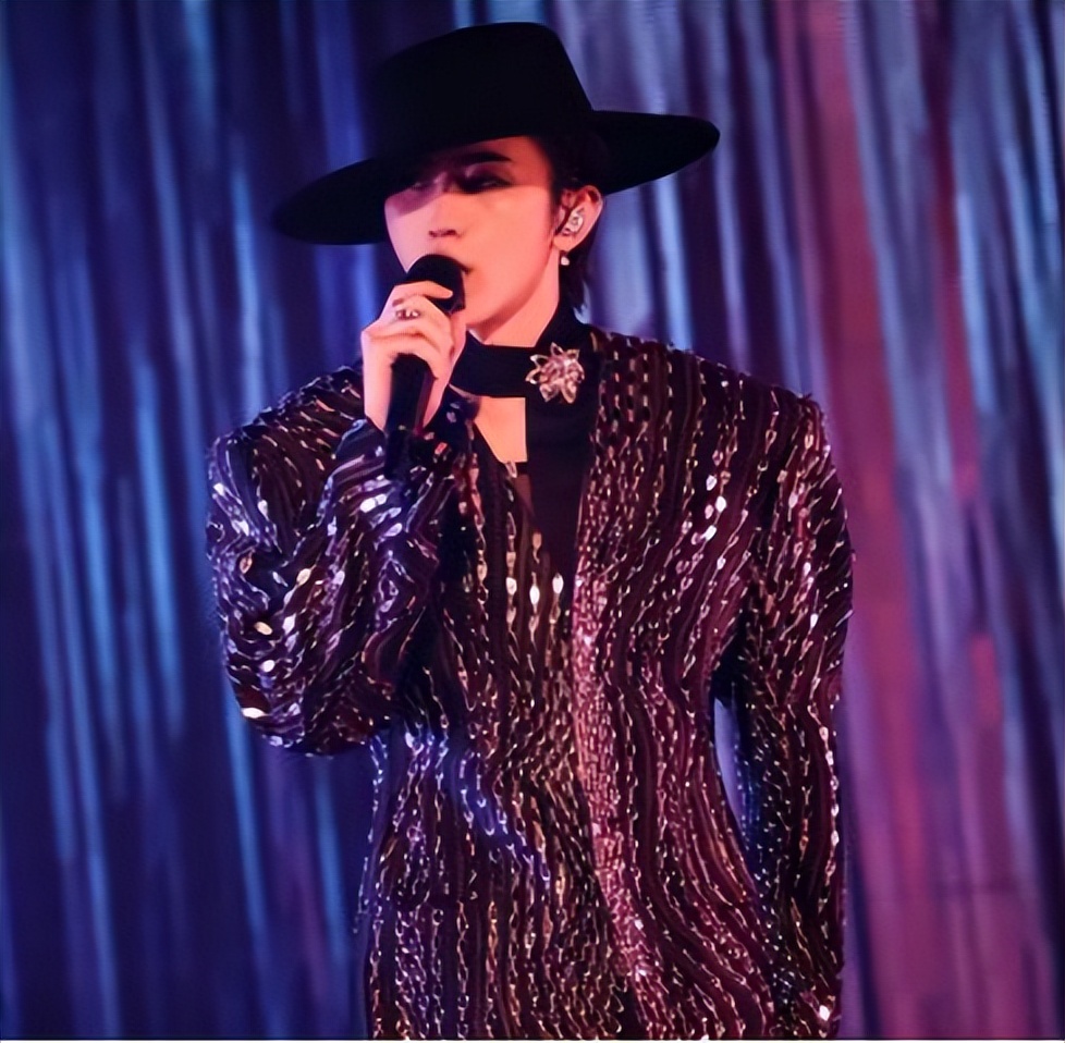 “贵公子”蔡徐坤：一枚胸针1000万，却惹上官司被冻结6400万资产