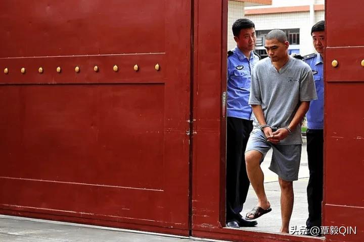 进看守所多久寄生活费,看守所里的犯人要干活吗