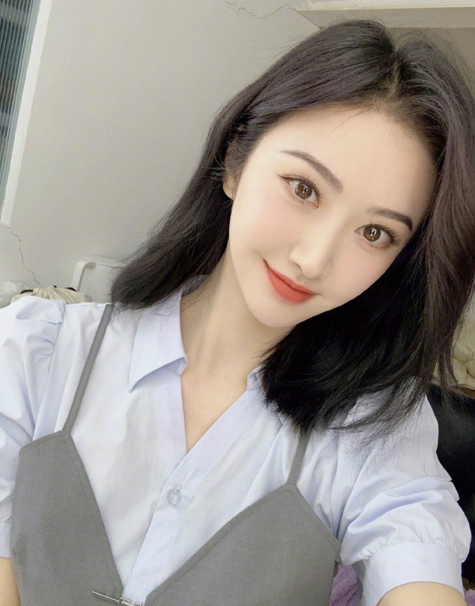 张继科给鲶鱼挡子弹,北极鲶鱼钟小姐照片