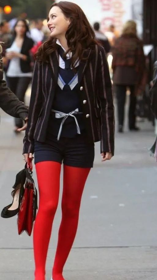 谁说丝袜只能配长靴,谁说丝袜不能配匡威的