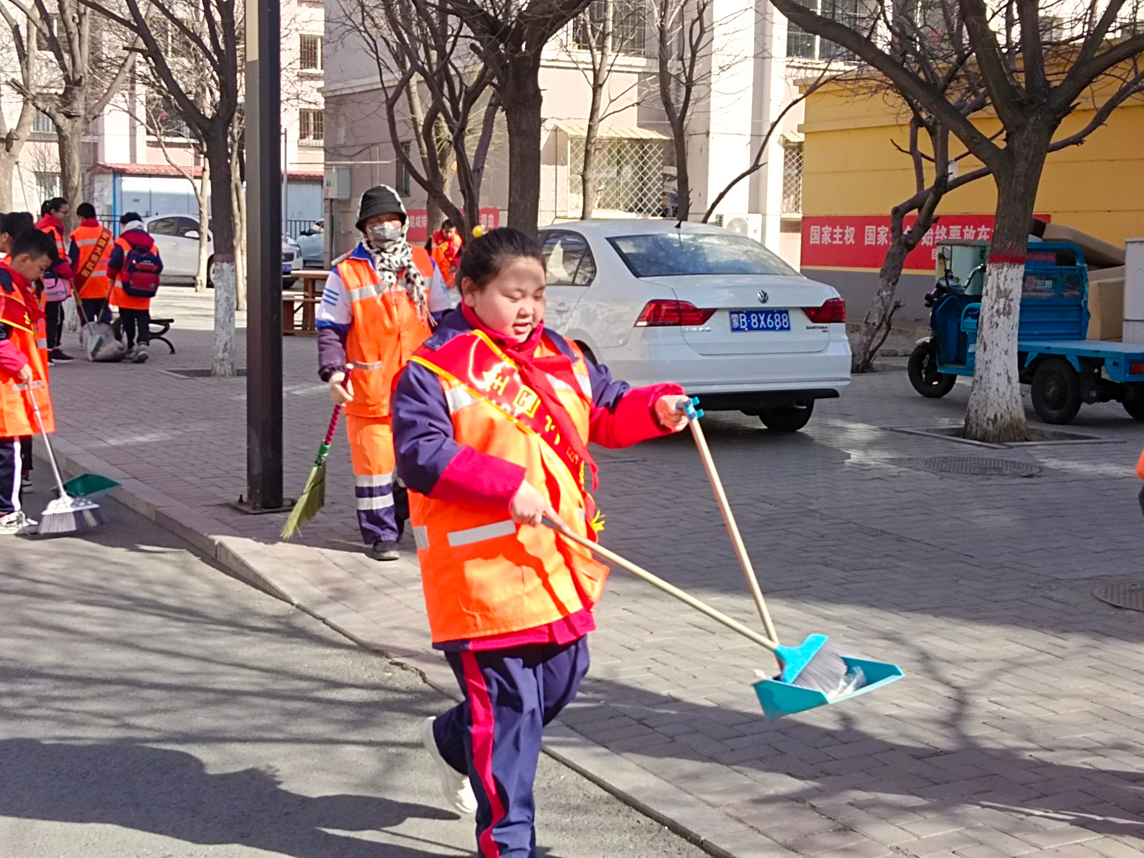 弘扬雷锋精神——包头市包钢实验二小举行学雷锋系列主题活动