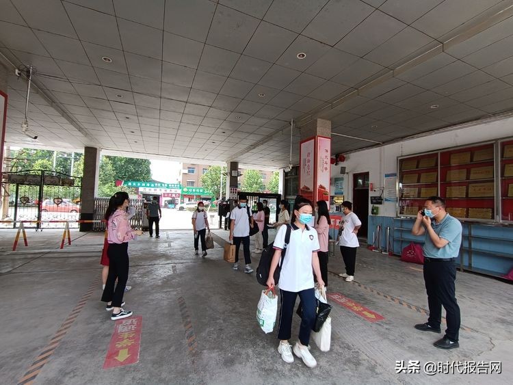 栉风沐雨砥砺前行春华秋实,栉风沐雨砥砺前行薪火传承