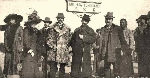 老照片:掠夺伊拉克黄金的美军,与德军合影的波兰*妓军**