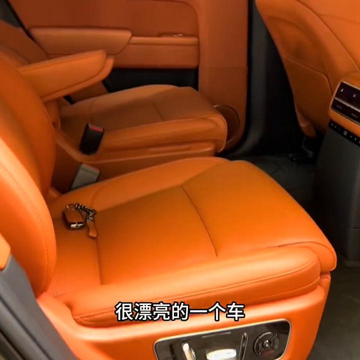 400万的宾利租一天多少钱,以前特别贵的车现在多少钱