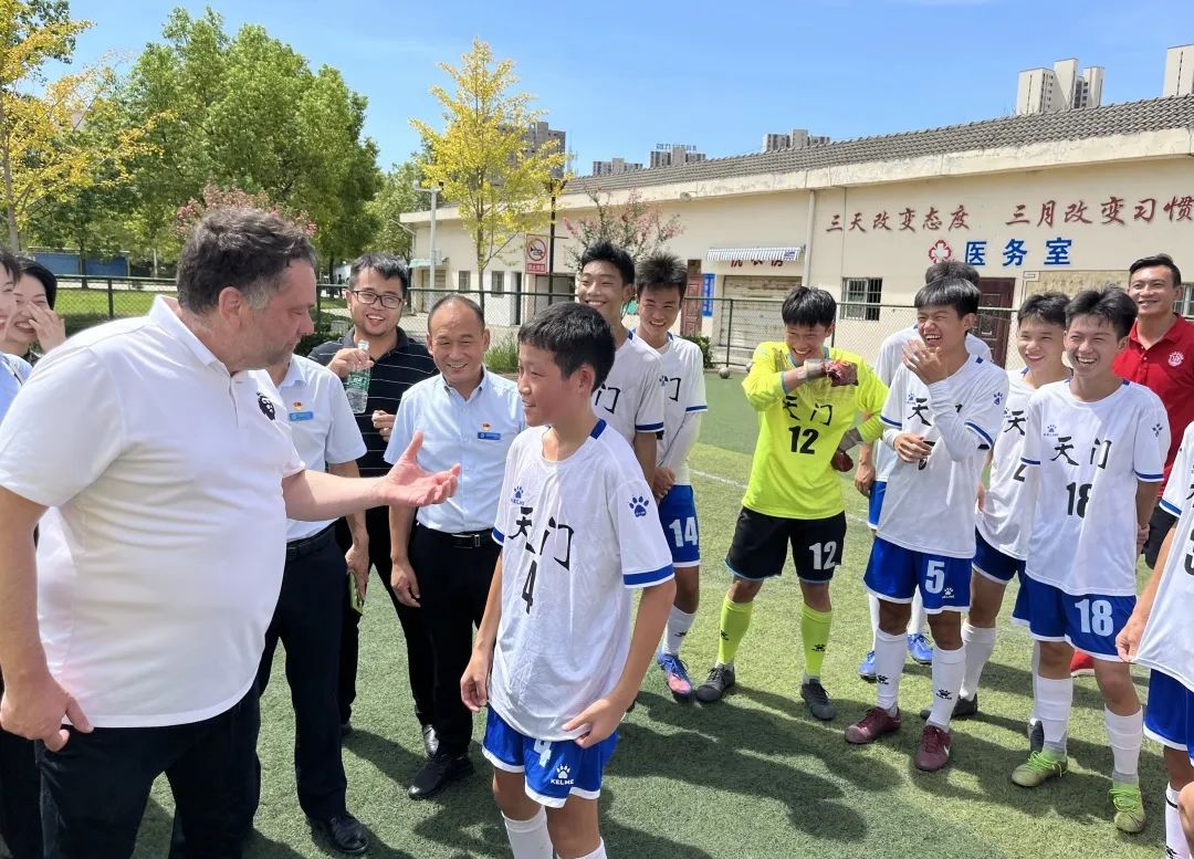 足球比赛与交流活动,足球交流比赛